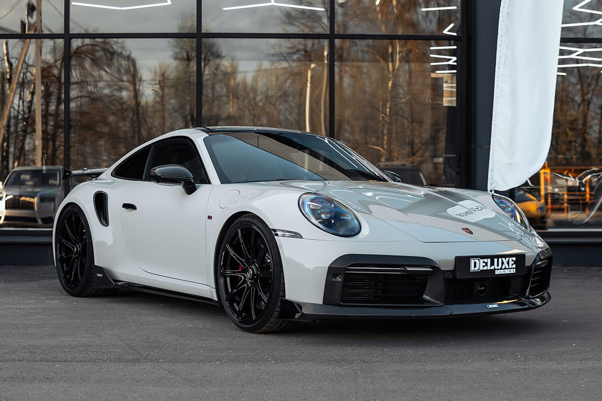 Установленный обвес BRABUS на Porsche 911 992 Turbo S