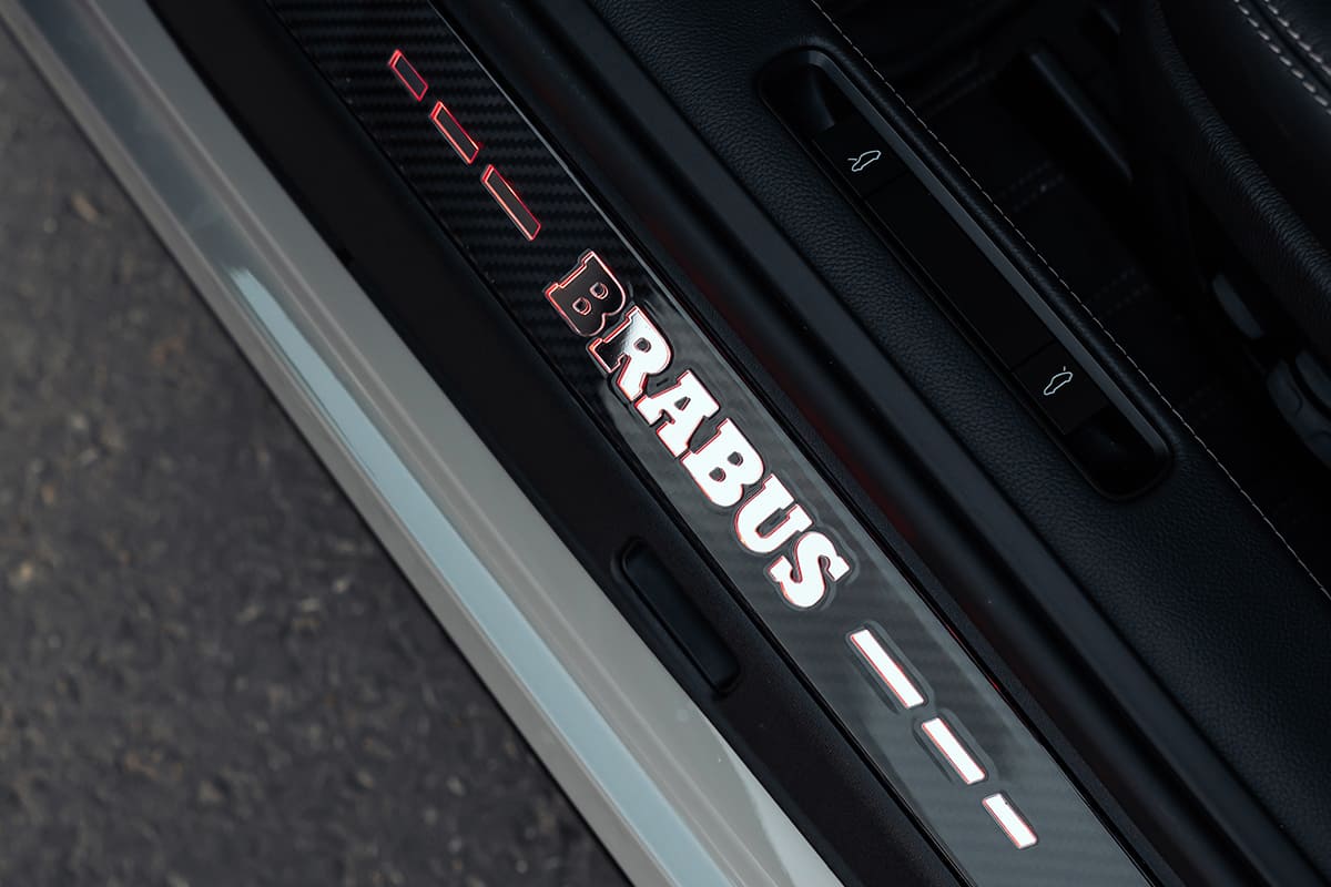 Установленный обвес BRABUS на Porsche 911 992 Turbo S