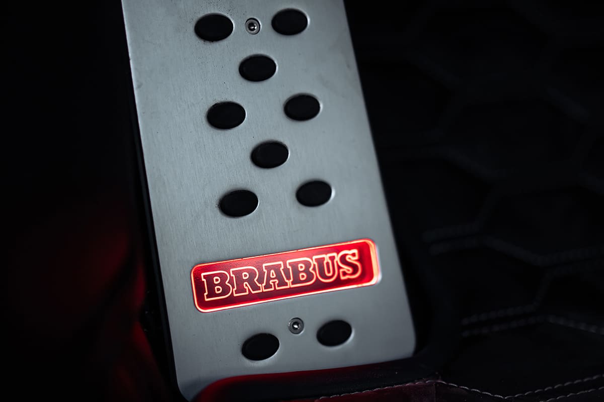 Установленный обвес BRABUS на Porsche 911 992 Turbo S