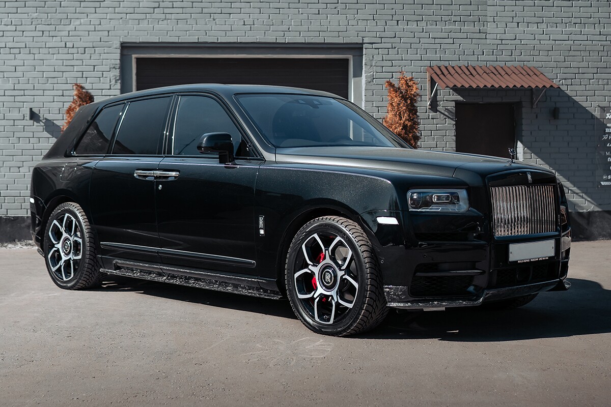 Установленный обвес Mansory Softkit Rolls-Royce Cullinan