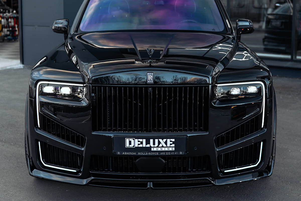 Установленный обвес Mansory Widebody на Rolls-Royce Cullinan Series II